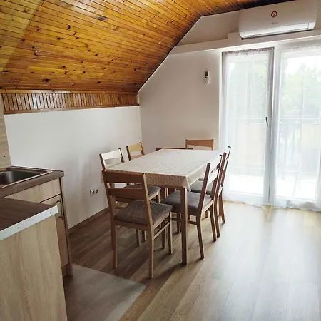 In - Balaton 20050 度假居 希欧福克