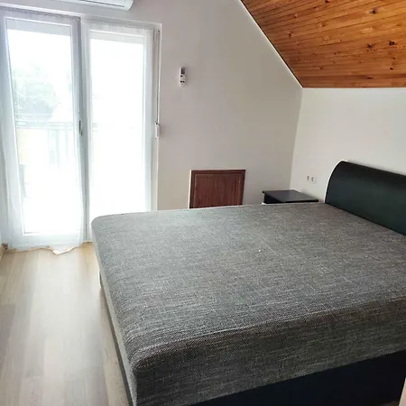 In - Balaton 20050 * شيوفوك