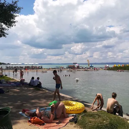 In - Balaton 20050 بيت للعطل
